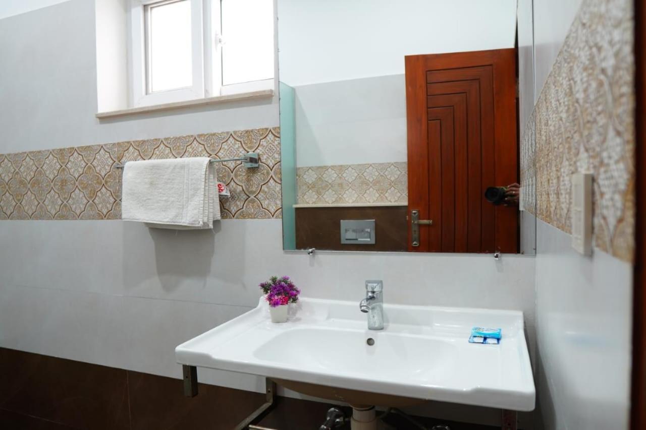 לינה וארוחת בוקר איסלמאבד Grand Royal מראה חיצוני תמונה